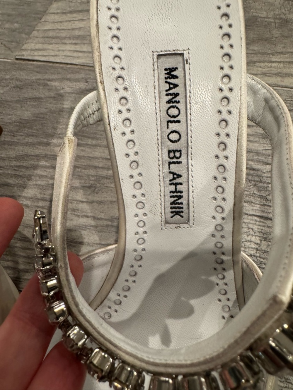 Manolo Blahnik White Lurum 90 crystal-embellished satin mules - Picture 8 of 15